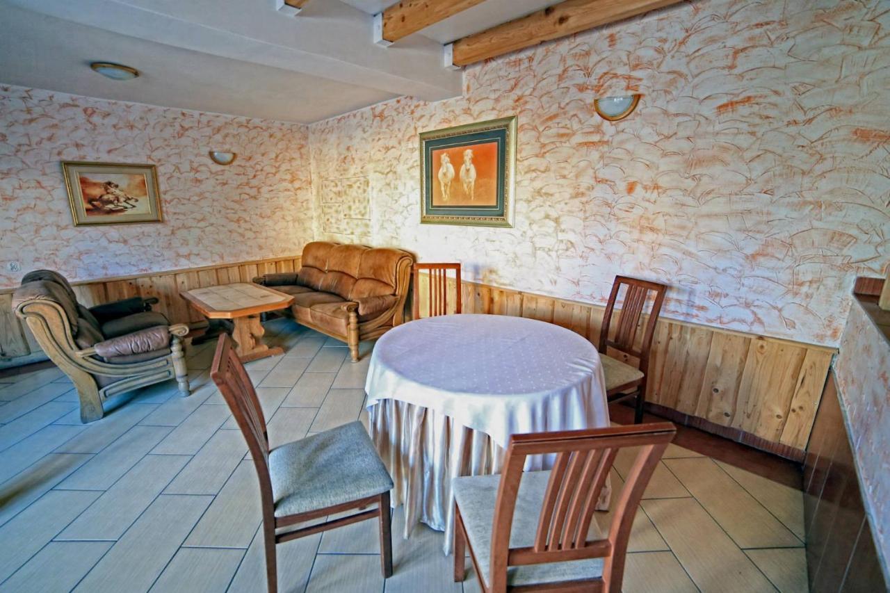 Folwark Tumiany Pokoje & Restauracja Exteriör bild