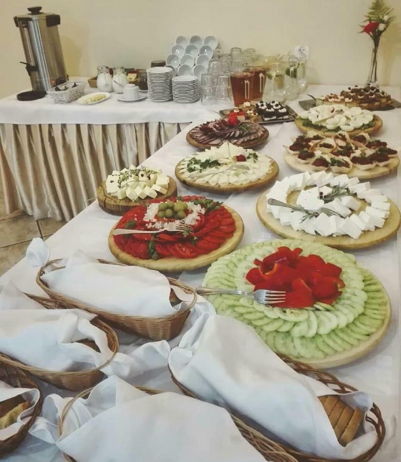 Folwark Tumiany Pokoje & Restauracja Exteriör bild